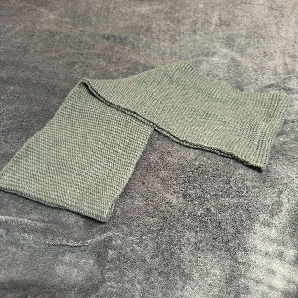 Cozy Knit Scarf in Gray